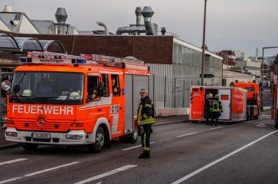 Stuttgart-Hedelfingen:Brand in einer Muellbox bei Receyclingfirma